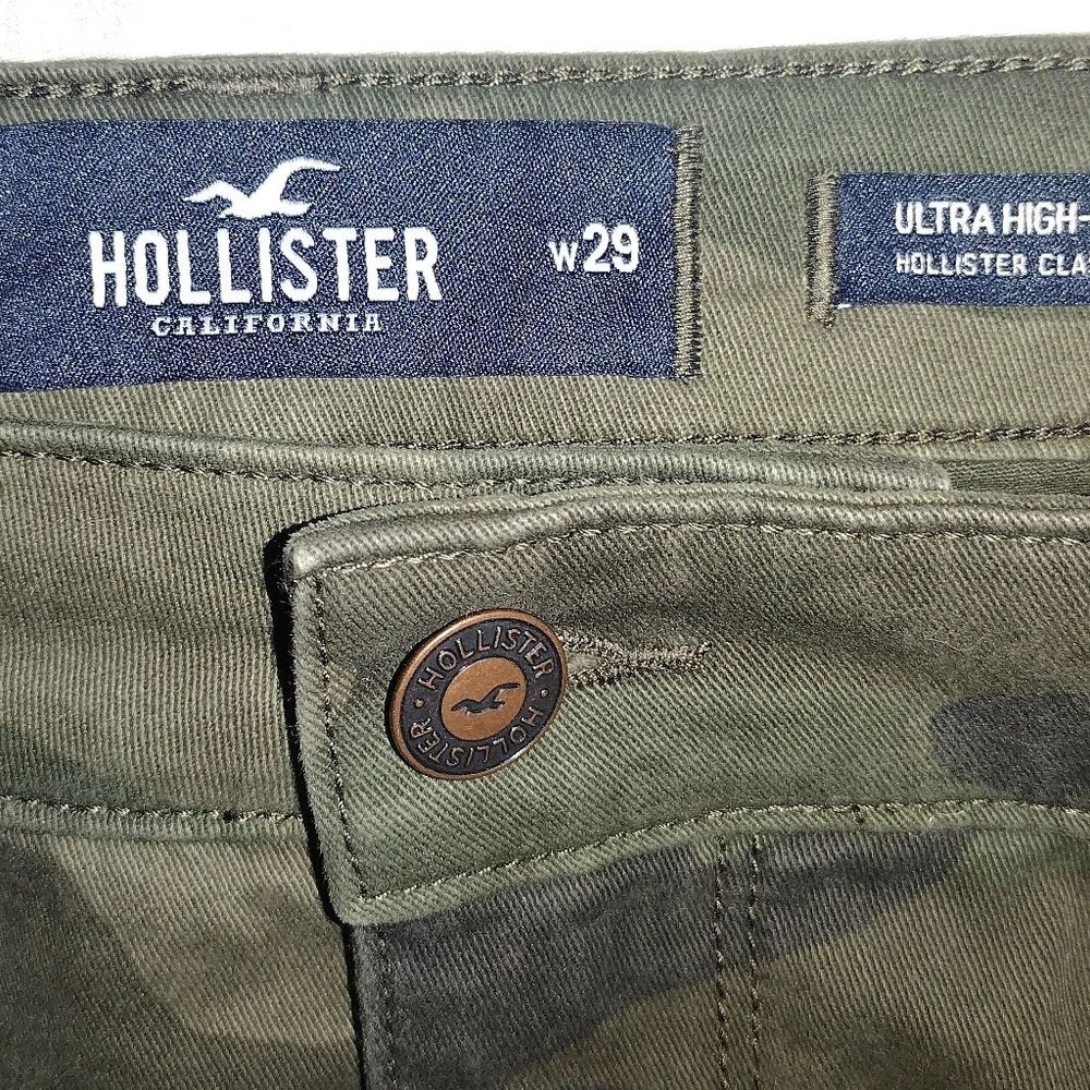 Hollister Camo Skirt Size 9 NWT - Picture 2 of 5